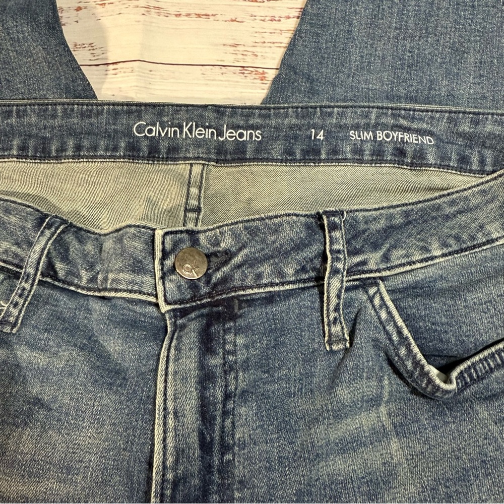 Women’s Calvin Klein Slim Boyfriend Jeans - Picture 4 of 7